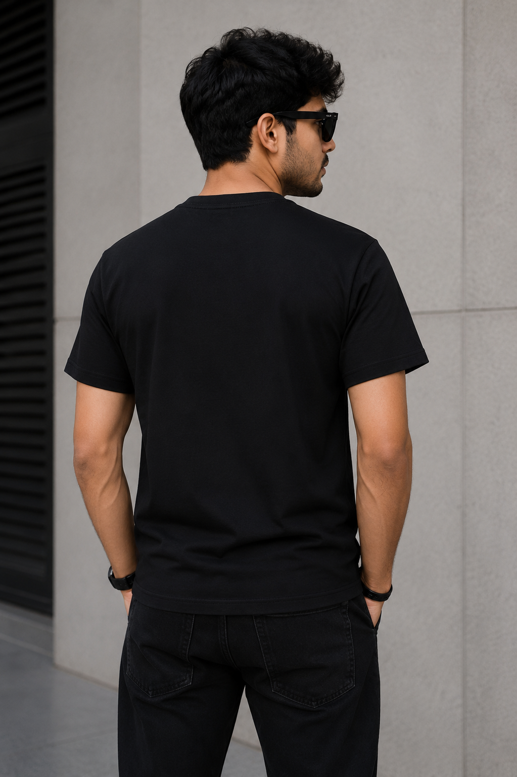 Suno Na, Dosti Karogi? – Cute & Funny Hindi Graphic T-Shirt (Black)